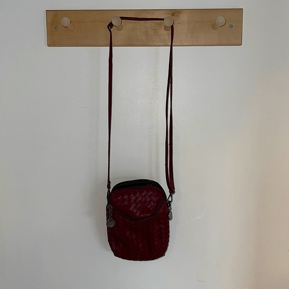 unbranded Handbags - Unbranded cute dark maroon small crossbody bag with 2 zippered compartments.
